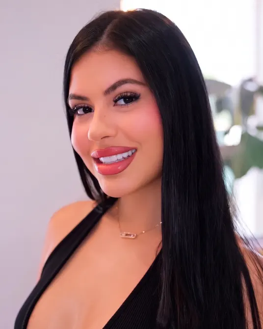 La Dura — smile transformation at Art Dental Studio