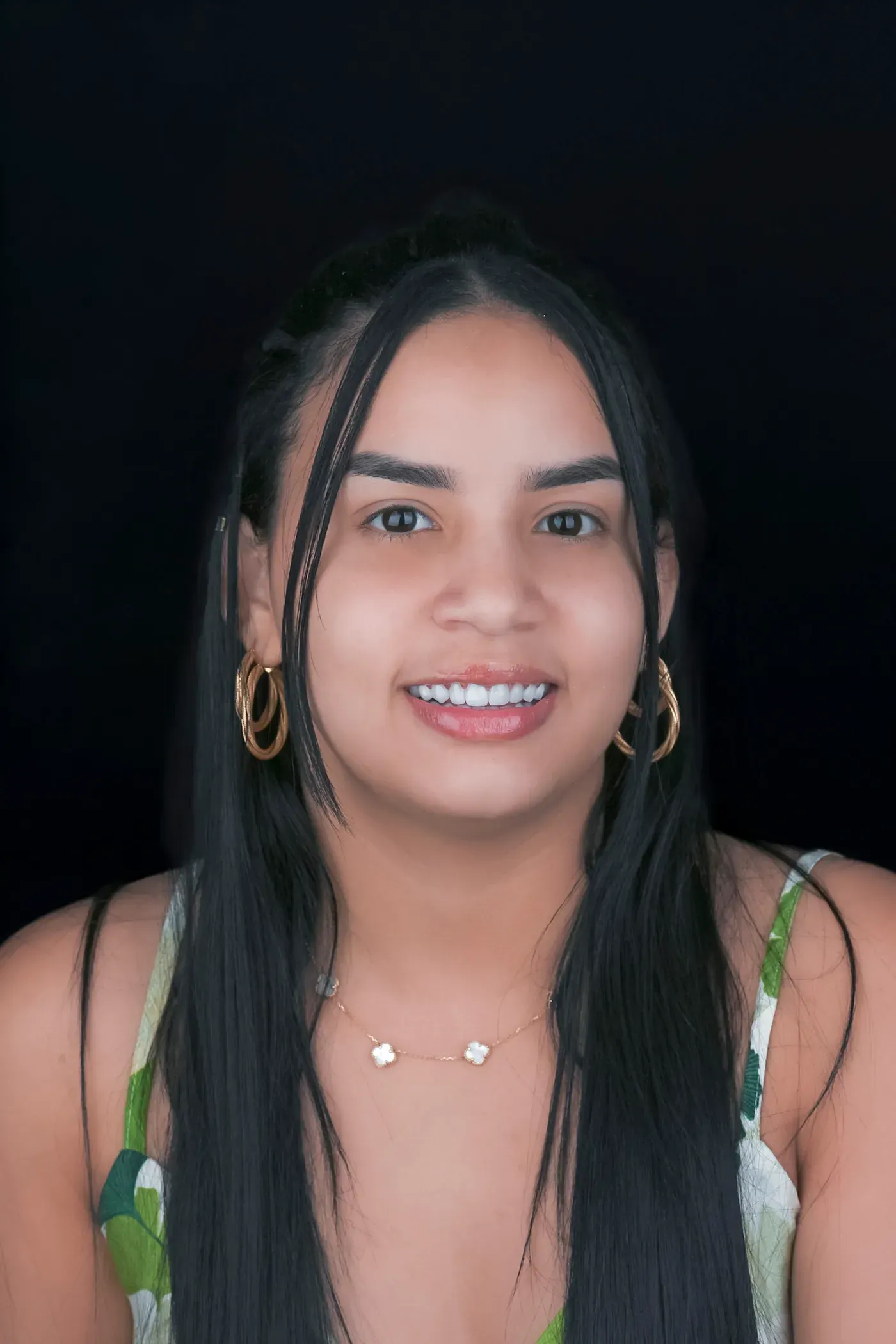 Sonrisa de un paciente de Art Dental Studio tras su tratamiento (9 de 12)